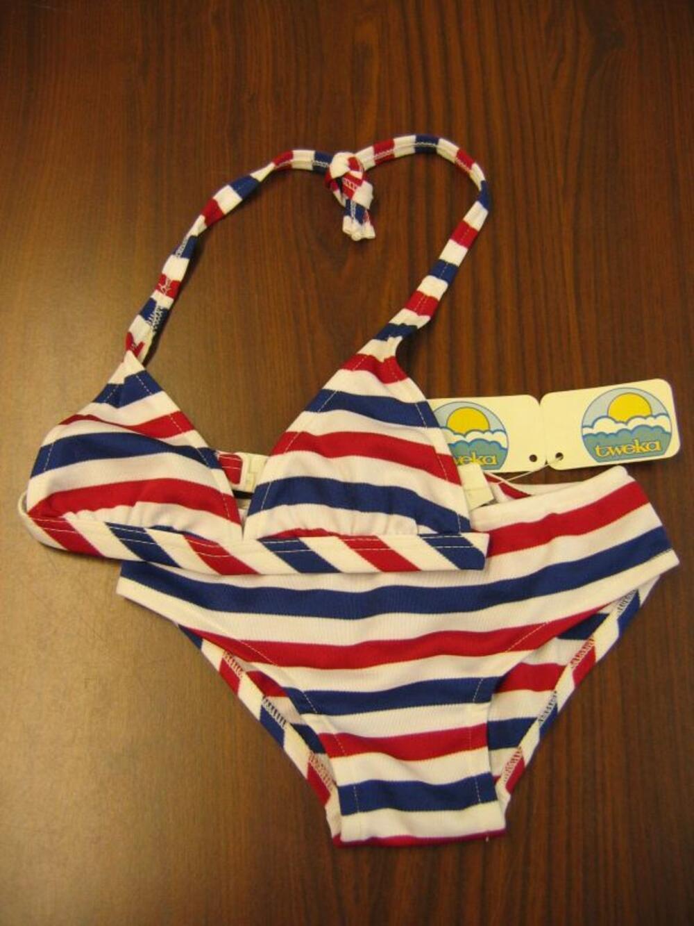 Bikini in wit blauw en rode strepen