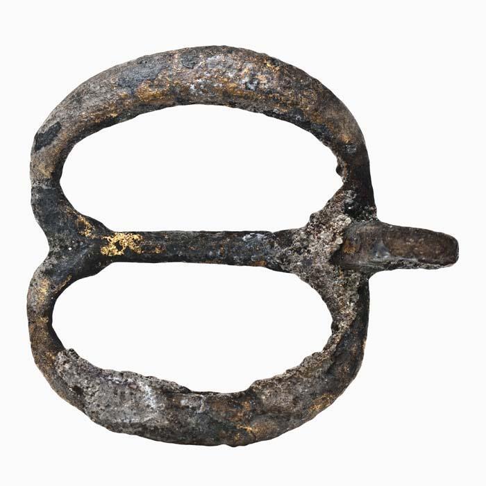 Koperen riemhanger, middenstijl met oog