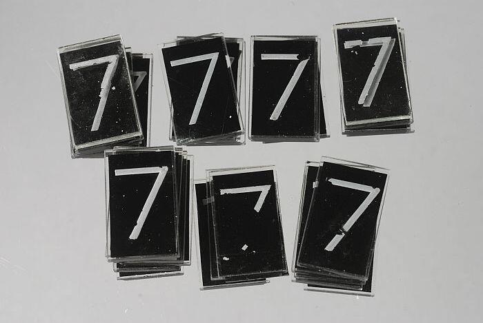 Cijfer "7", zilverop glasop zwarte of doorzichtige ondergrond, Corbeau