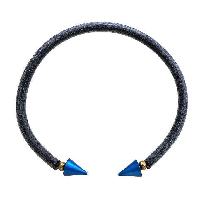 Collier van zwart rubbermet aluminium uiteinden, blauw