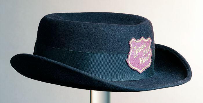 Hoed van damesuniform "Leger des Heils"