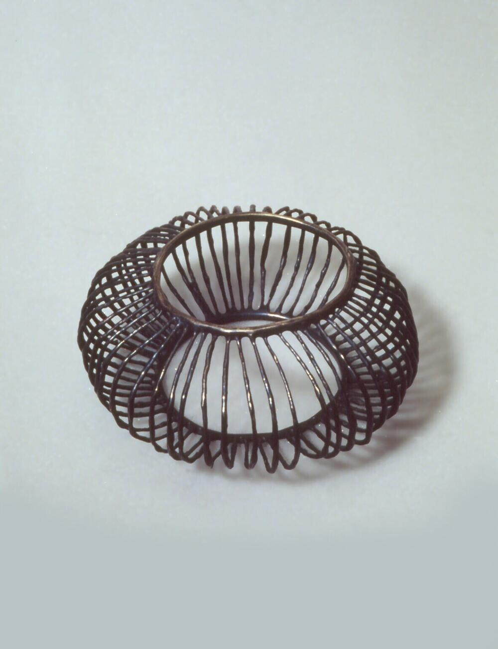 Wire cuff