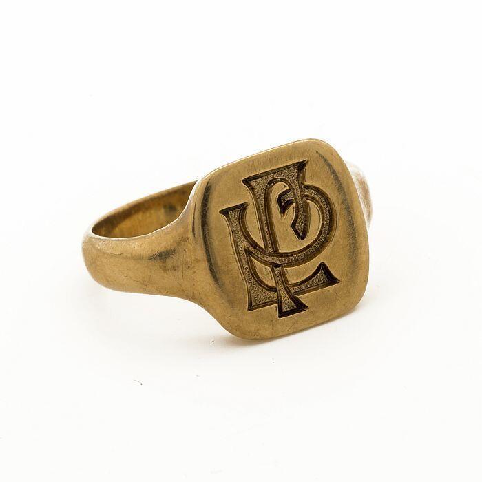 Gouden ring, zegelring met monogram