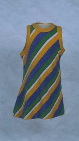 Badstof kinderjurkje met diagonale strepen in geel, wit, blauw en groen