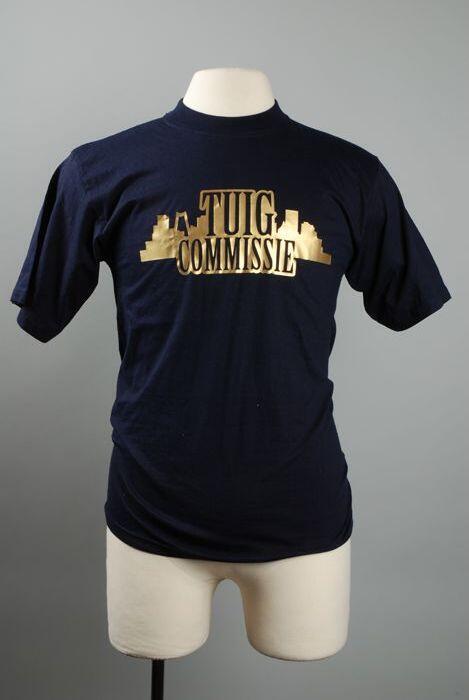 Donkerblauw t-shirt met gouden logo Tuigcommissie