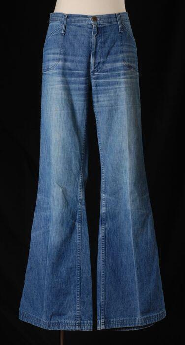 Blauwe jeans met wijde pijpen, "Miss Levi's"
