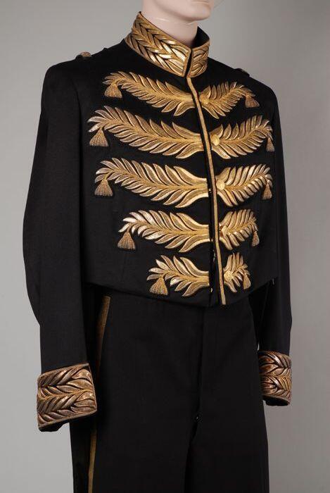 Uniformjas van een kamerheer in buitengewone dienst van H.M. De Koningin