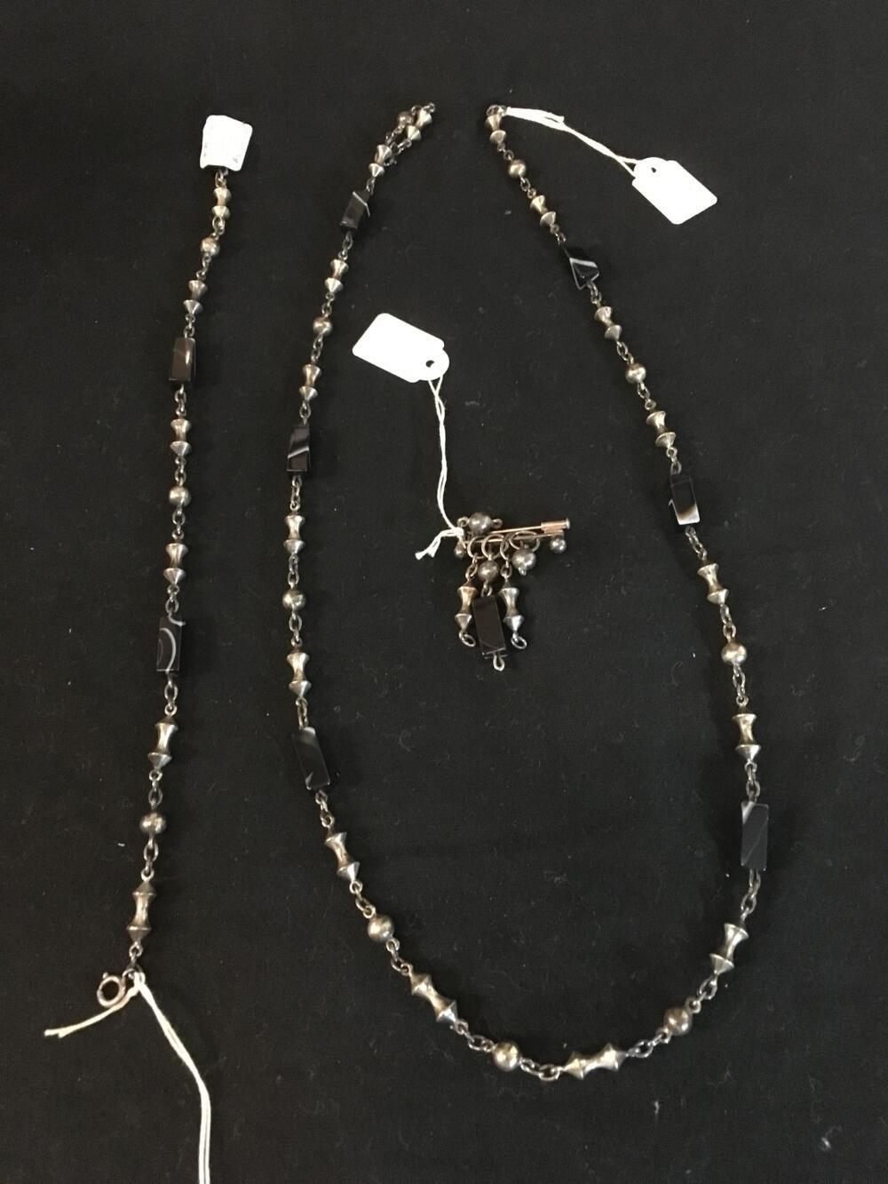 Set van halsketting, armband, broche