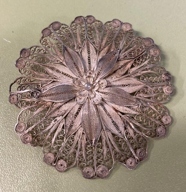 Broche