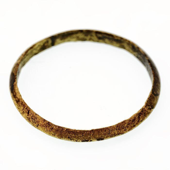 Messing ring, driehoekige doorsnede
