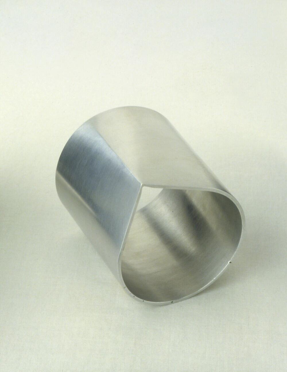 Armband [28]
