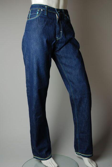 Blauwe jeans, merk Artful Dodger, maat 32, zakken achterzijde met opvallende witte print