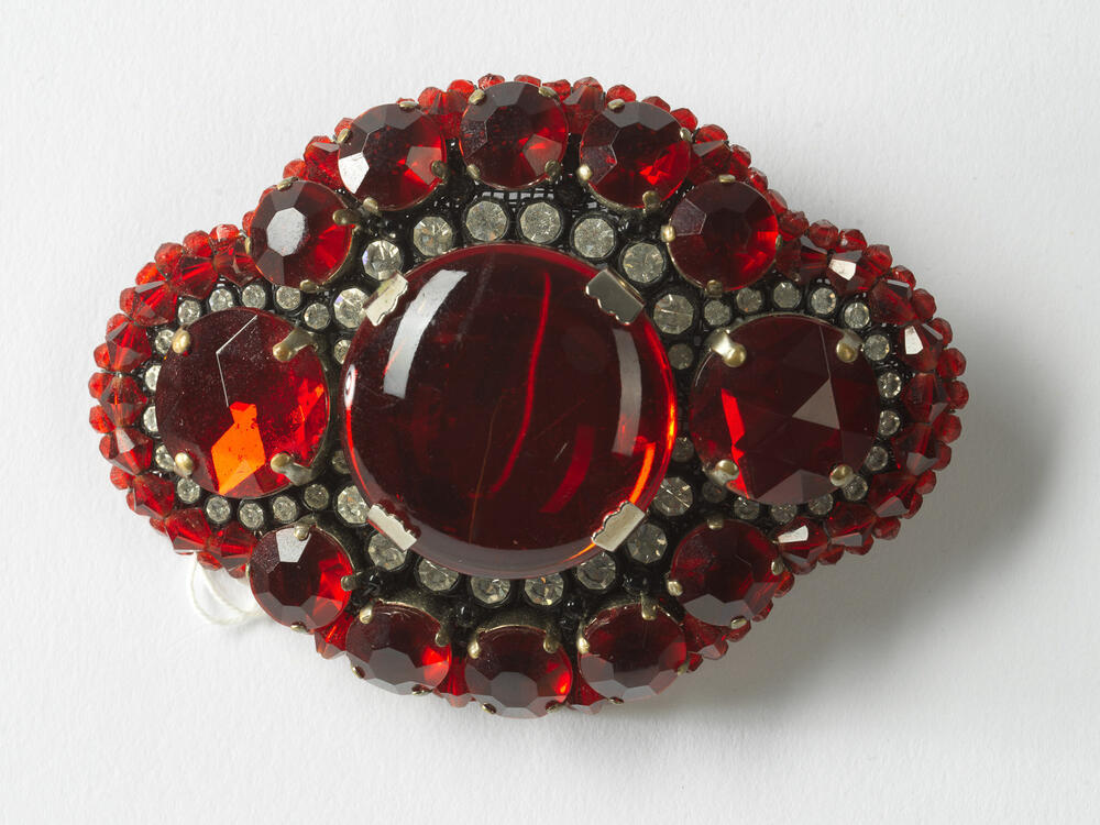 Broche
