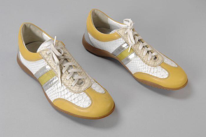 Paar herenschoenen, gympen, geel, wit en zilver "Corbeau"