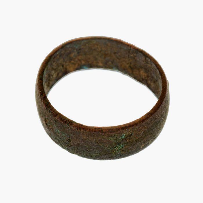 Brede ring van rood koper