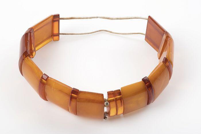 Gewolt amberkleurige armband