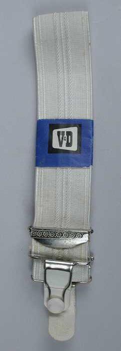 Brede witte elastische jarretelle, in originele blauwe wikkel, "V&D"