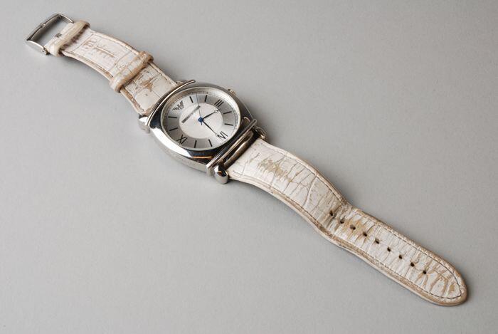 Wit horloge, merk Emporio Armani, bandje van echt leer