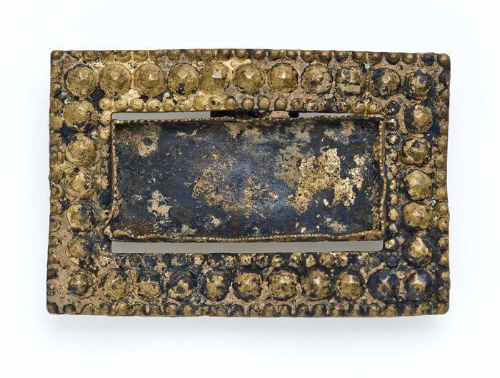 Broche of gordelsluiting met haak en grote, lege zettin voor steen