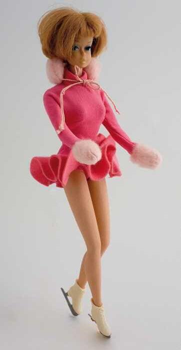Barbiepop #1070 of #1080 van "Mattel", jonge vrouw met buigbare benen, borsten en halflang rossig…