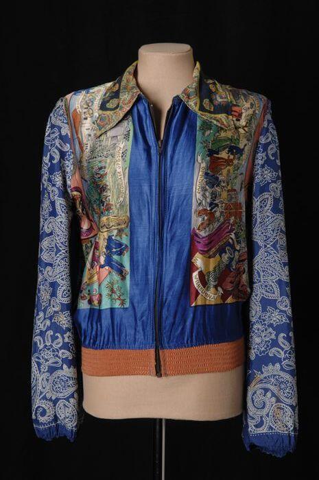 Jack van diverse bonte stoffen met donkerblauw, paars en beige en elastieken tailleband