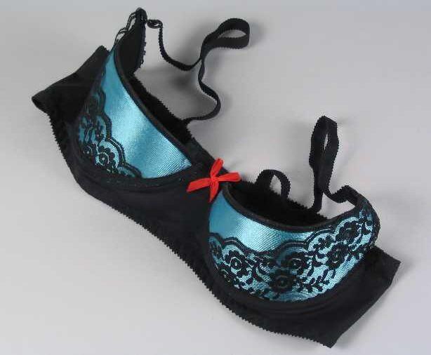 Bustehouder met beugels, met blauw satijnen cups en zwart kant, rood strikje middenvoor