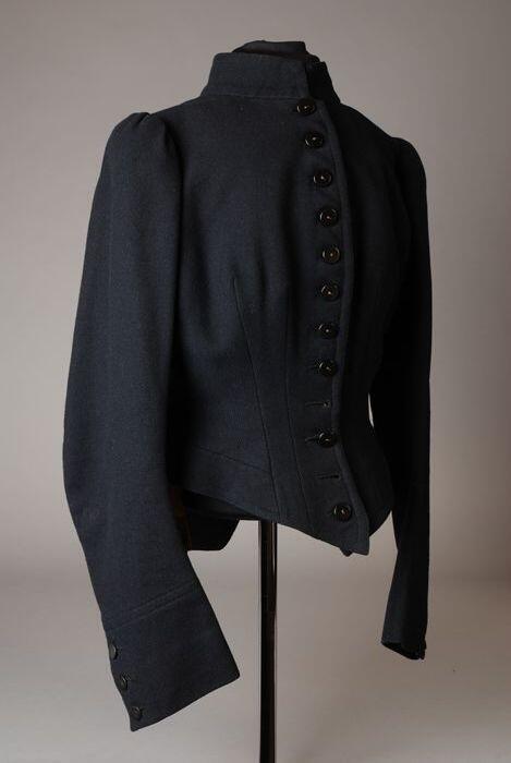 Donkerblauw jakje met knoopsluiting
