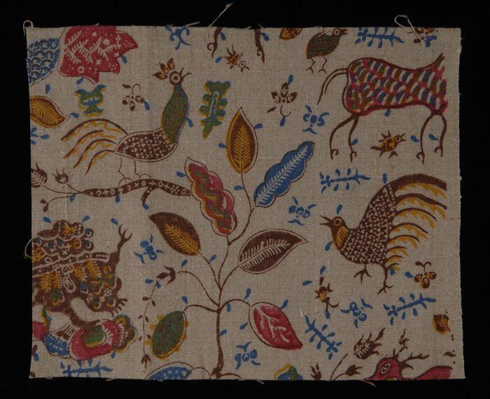 Stofstaal, katoen met veelkleurig dessin met bloemen, vogels en andere dieren, op beige fond,…
