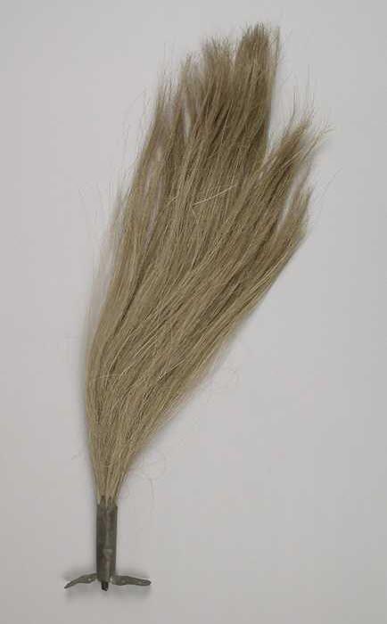Vlam of pluim van lang wit paardenhaarin metalen schoen voor montage op hoofddeksel,…