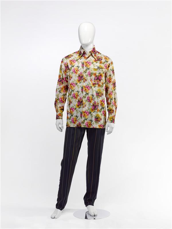 Jasje (man), overhemd van polyestertricot met fotografisch overgebrachte roosmotieven op geel fond