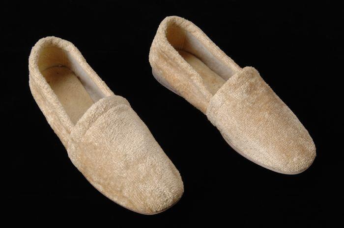 Beige pantoffels, zachte stof