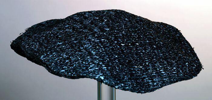 Baret, slap model, geheel van glanzend zwart raffia
