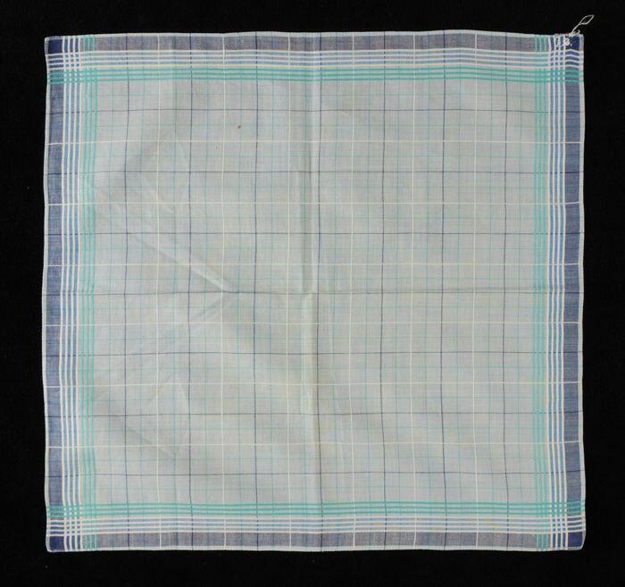 katoenen zakdoek met ruit in turquoise, wit, lichtblauw en donkerblauw
