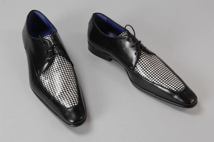 Paar zwarte heren veterschoenen, met zwart-wit patroon, "Corbeau"