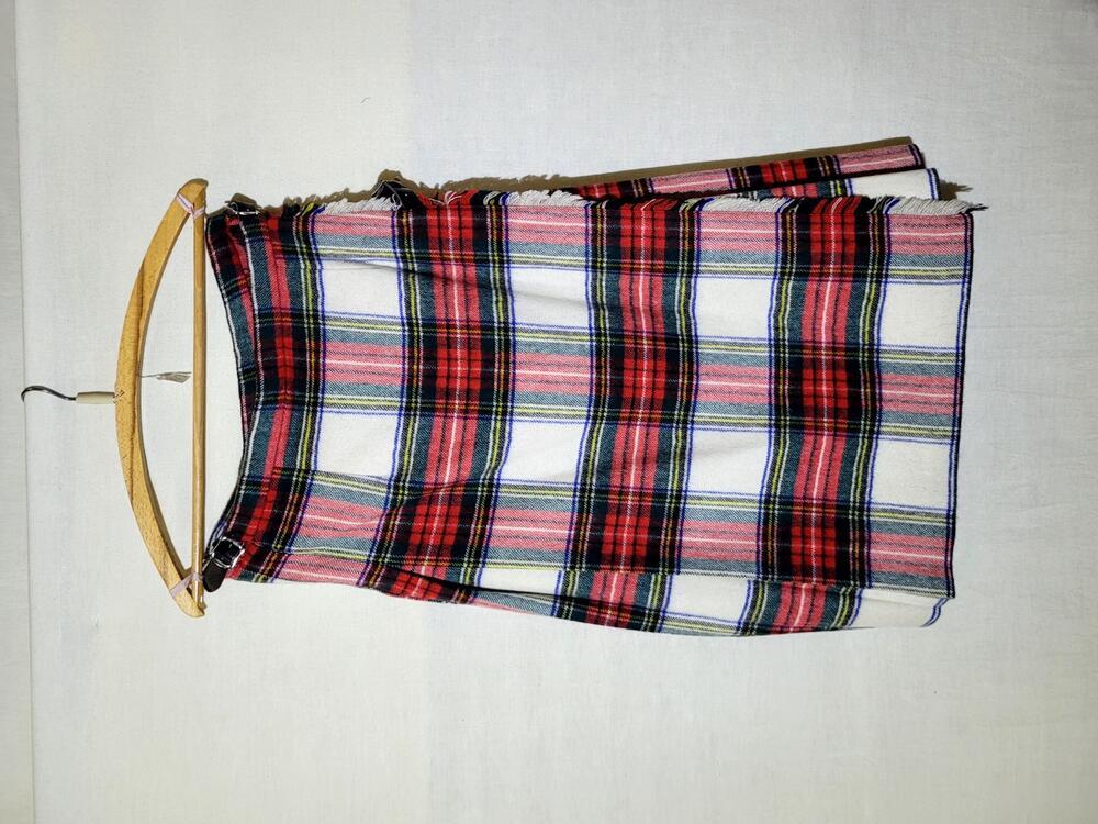 Rok, Schotse kilt met grote ingeweven tartanruit in wit, rood, groen, zwart, geel, blauw,…