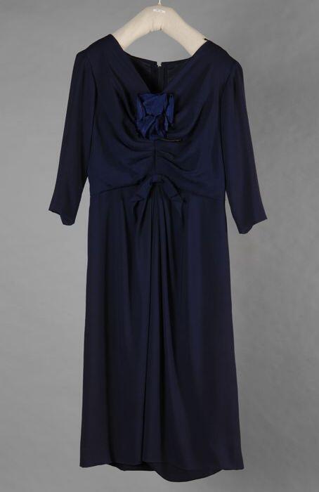 Marine-kleurige damesjapon, met corsage