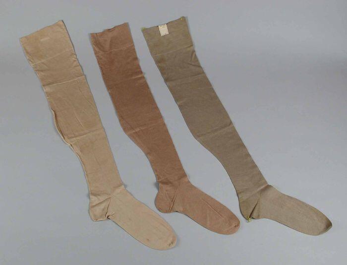 Drie verschillende kousen van tricot katoenuit een monstercollectie, "Bonton"