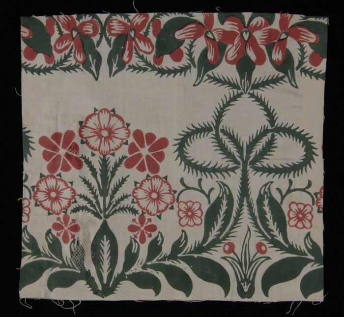 Stofstaal, katoen met dessin met bloemranken in groen en roze, Kralingse katoenaatschappij, "2594"