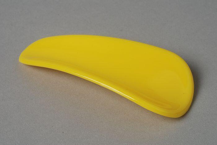 Gele schoenlepel, in doos "Shoe Shine Kit" (A)