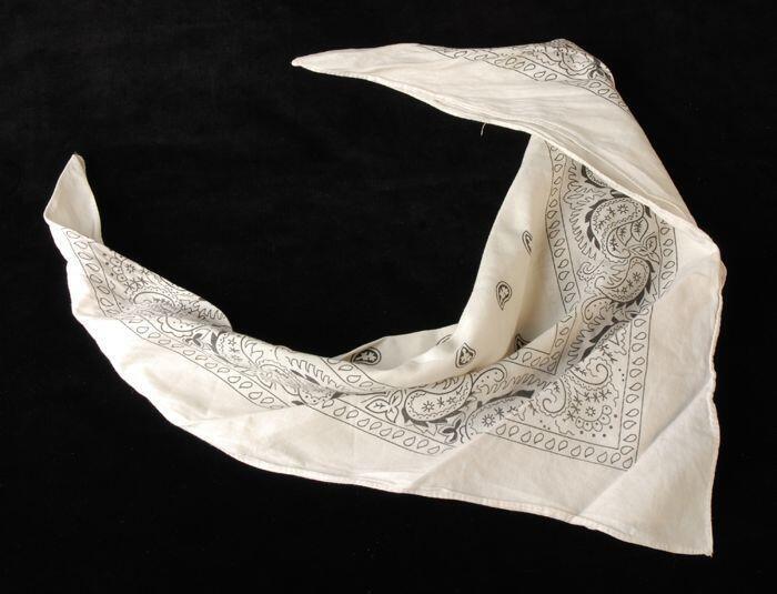 Witte bandana met zwarte figuren
