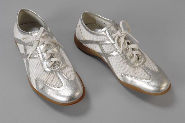 Paar herenschoenen, gympen, wit en zilver "Corbeau"