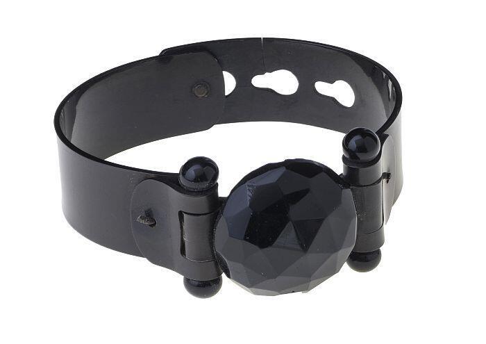 Zwarte kunststofarmband met grote zwarte glazen 'steen'
