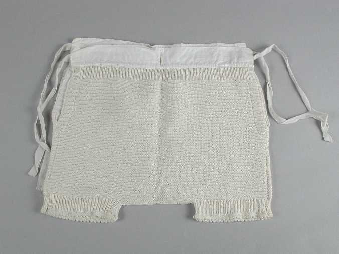 Kinderonderbroek of luierbroek gebreid van katoenin ribbelsteek, katoenen tailleband met…