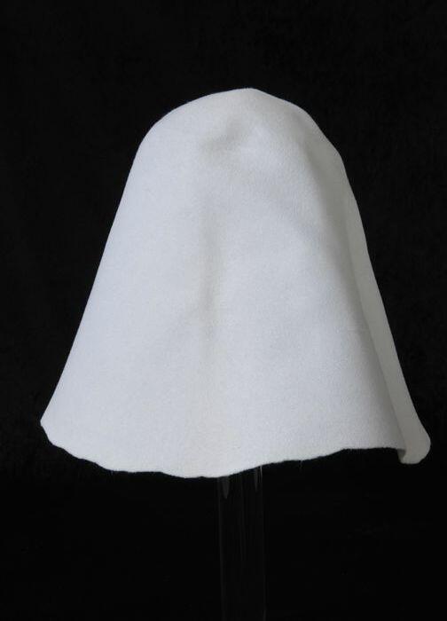 Cloche van lichtblauw geschoren vilt, halffabrikaat