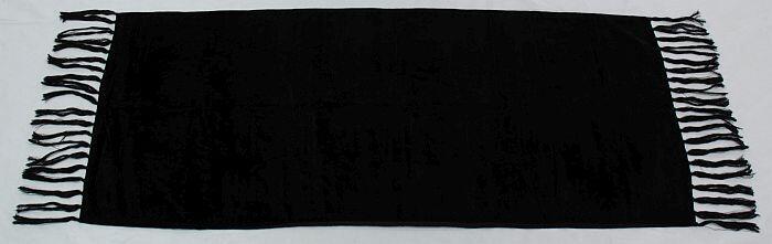 Lange brede shawl of stola van effen zwart velours met tegenvoering van zwart kunstzijde en lange…