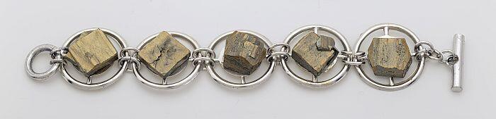 Damesarmband met stukken pyriet