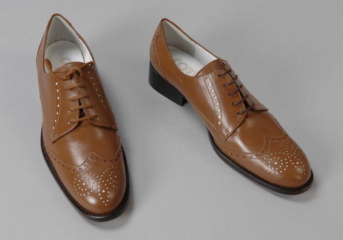 Paar cognac brogue herenschoenen met veters, "Corbeau"