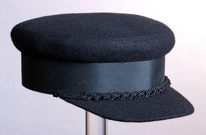 Zwarte herenpet, type lakenpet nr. 1660
