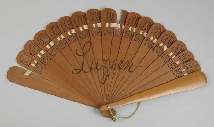 houten brisé waaier met "Luzern"
