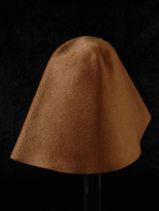 Cloche, basisvorm voor een hoed, oranje-bruin haarvilt